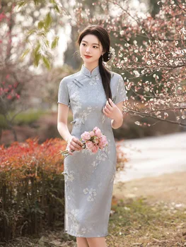 Традиционното тънка дълга рокля Чонсам с висока цепка в китайски стил, дамско елегантно Ципао с къс ръкав