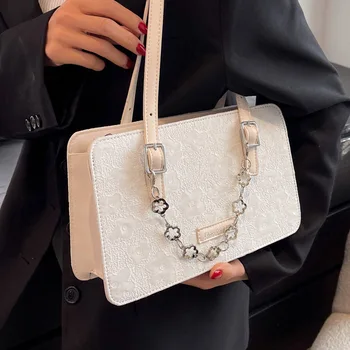 Брандираната дизайнерска дамска чанта през рамо с флорални принтом, модерна чанта през рамо с веригата, голяма квадратна чанта, тенденция 2022 г.