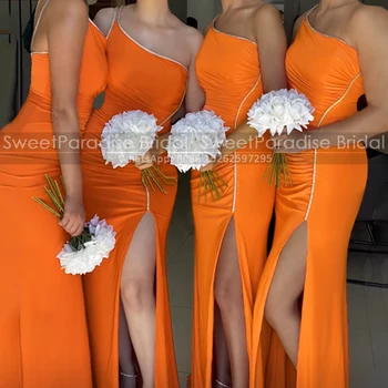 Секси рокли на шаферките в стил Русалка с висока цепка, мъниста на едно рамо, дълго оранжевото сватбена рокля без ръкави, рокля на шаферка