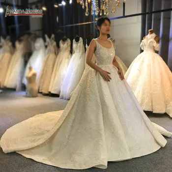 Страхотна сватбена рокля с пълна бродерии, мъниста Елитен марка Real Work От Amanda Novias