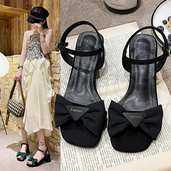 2023 Летните модни сандали на площада токчета за жени, сандал с каишка на щиколотке, обувки за партита, дамски сандали на висок ток с пеперуда и възел